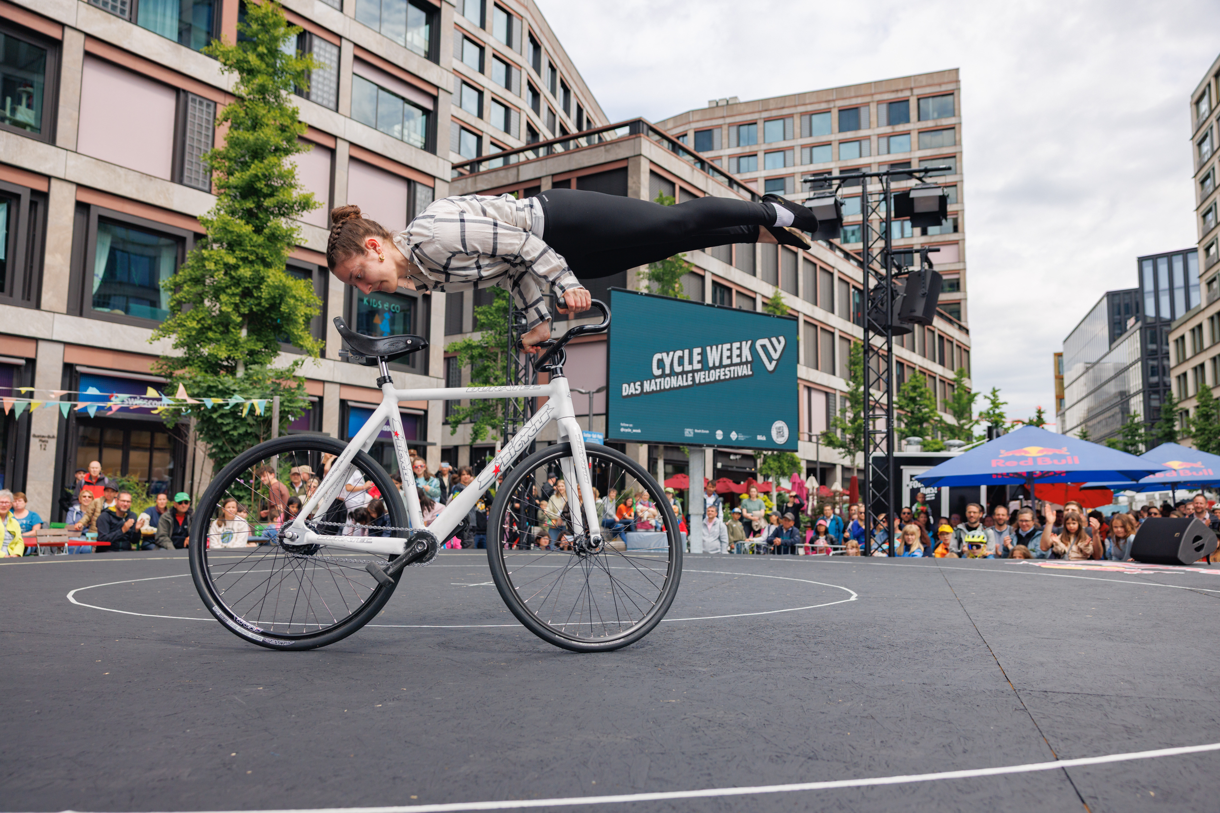 Kunstrad  begeisterte an der Cycle Week 2025 in Z&uuml;rich - Swiss Indoor- & Unicycling