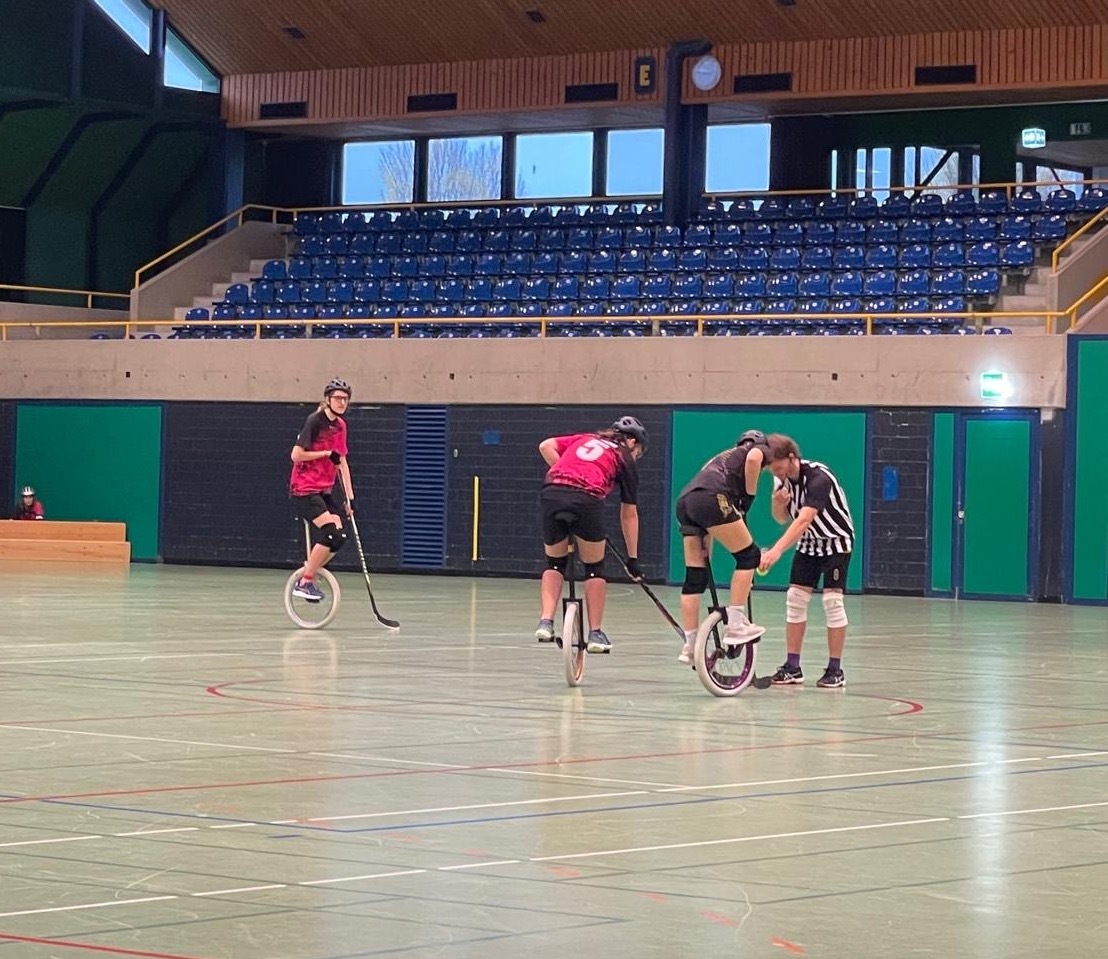 Turnierstart in Olten und letzter Schiedsrichterkurs der Saison